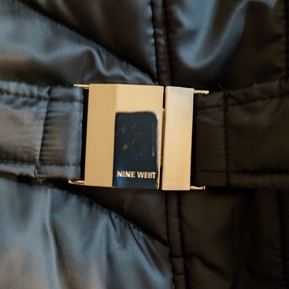 "Last Call" Women's Nine West Luxurious Black Quilted Coat with Faux Fur Trim - Picture 2 of 6